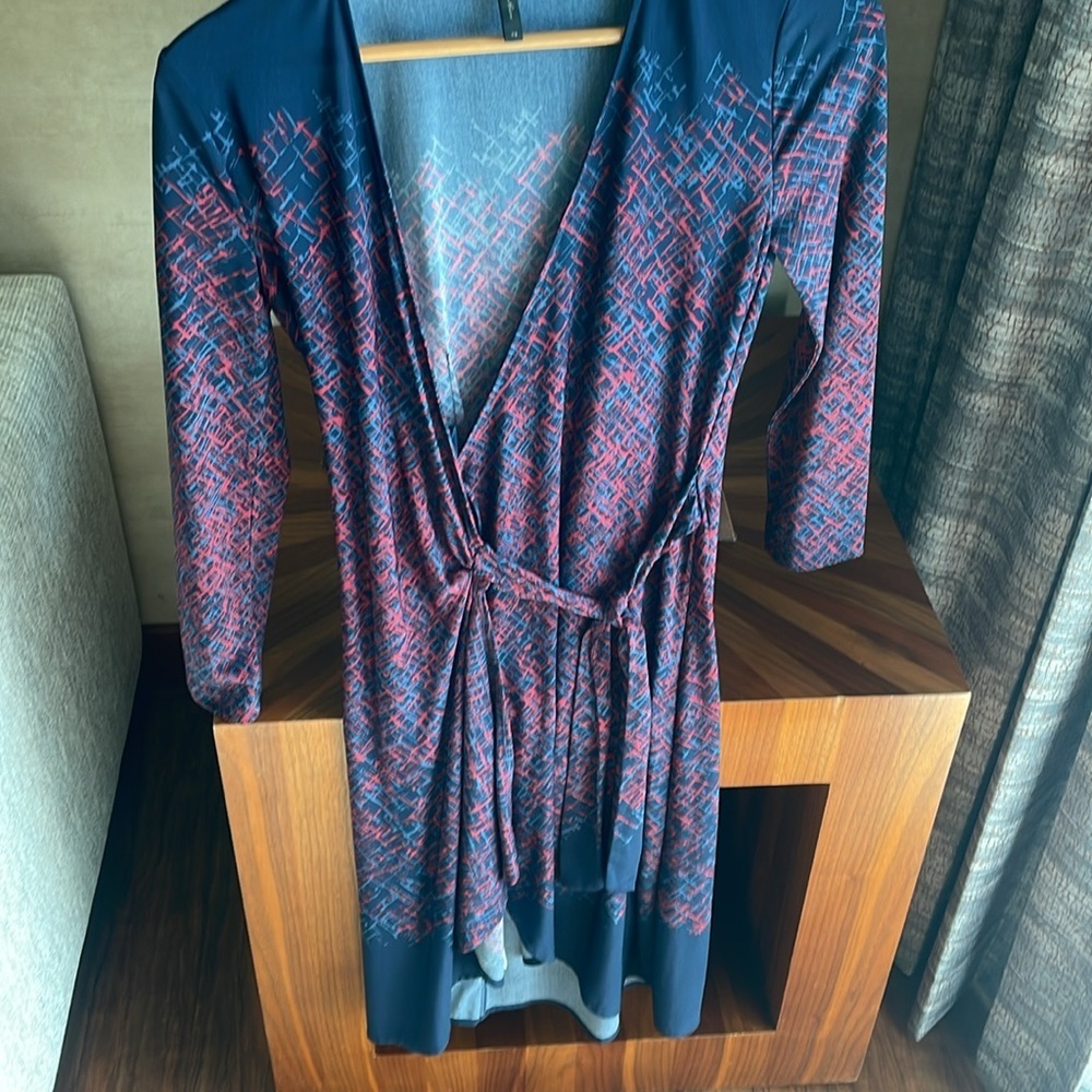 Bcbgmaxazria Sz XS stretch wrap dress - Picture 5 of 7